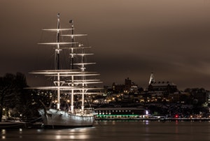 zdjecie statku w zatoce w Sztokholmie
